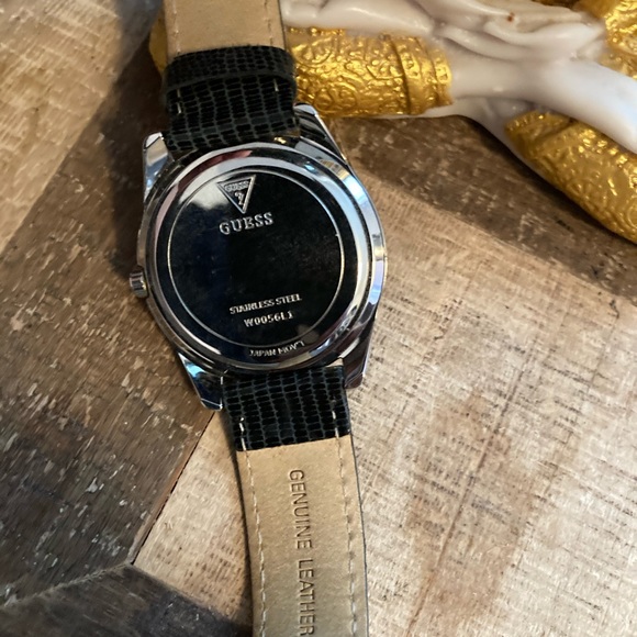 Guess Ladies Fashion Zebra Watch ⌚️ - Picture 8 of 8